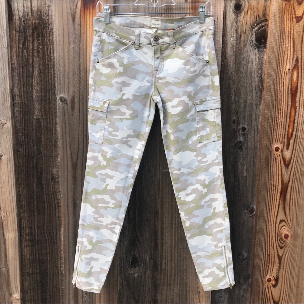 Sneak Peek Camo Cargo Skinny Jeans.